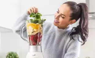 Detox Your Body In Minutes: 5 Hacks To Start Your Day Right!